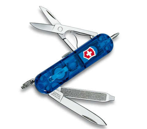 Нож-брелок Victorinox Classic Signature Lite, 58 мм, 7 функций, полупрозрачный синий 0.6226.T2 от прозводителя Victorinox